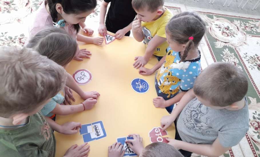 В детском саду «Солнышко» с. Казаки прошла квест-игра «Мы дружим с ПДД»