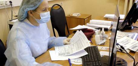 Звание &laquo;Заслуженный работник здравоохранения Липецкой области&raquo; присвоено 30 медикам