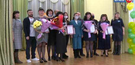 Новый владелец хрустального пеликана: Дарья Митрофанова – победитель муниципального этапа конкурса «Учитель года-2022»