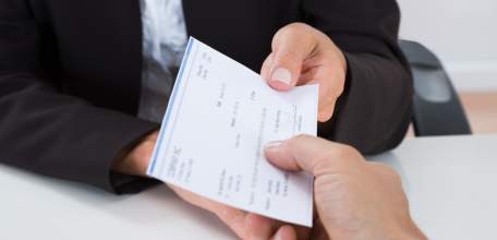 После вмешательства прокуратуры жилищная управляющая компания выдала многодетной матери необходимый документ