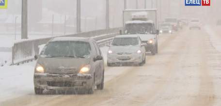 Опять метель: коммунальные службы города уже почти сутки воюют с непогодой
