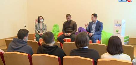 Открытый диалог: молодёжные активисты встретились с руководителями города и области