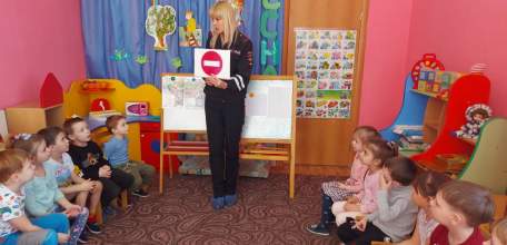 В Елецком районе в детском садике прошло мероприятие ГИБДД «Изучаем ПДД»