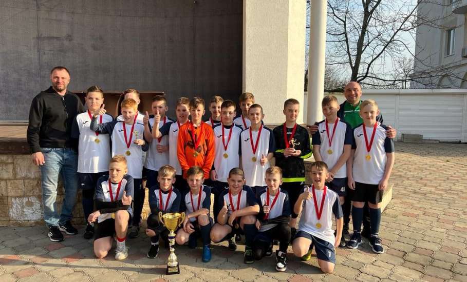 Воспитанники футбольного клуба "Елец" завоевали золотые медали на турнире в Туапсе