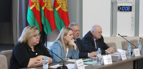 Меры поддержки работодателей и работников обсуждались на заседании трёхсторонней комиссии