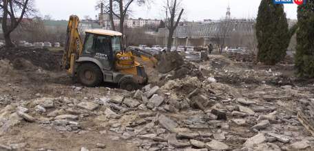 Реконструкция началась: ход работ в сквере Пушкина – на контроле главы города