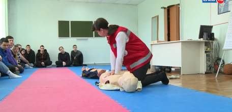 Преподаватели елецкого медколледжа научат школьников Ельца оказывать первую помощь по программе &laquo;Красного креста&raquo;