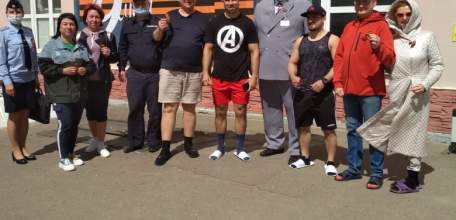 Сотрудники Елецкого линейного отдела МВД России на транспорте приняли участие во Всероссийской акции «Георгиевская ленточка»