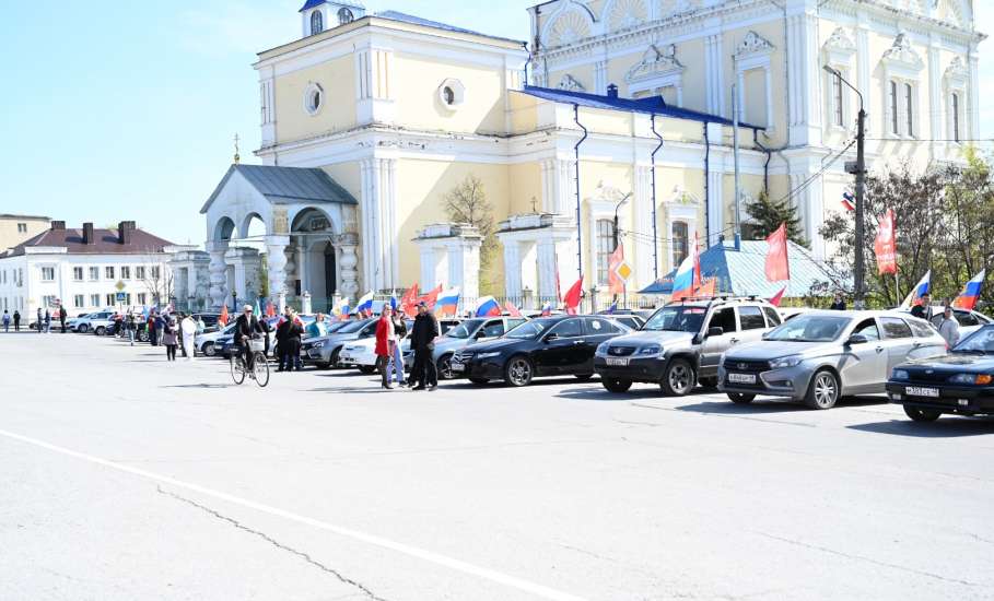 В Ельце состоялся автопробег, посвящённый 77-й годовщине Великой Победы