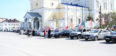 В Ельце состоялся автопробег, посвящённый 77-й годовщине Великой Победы