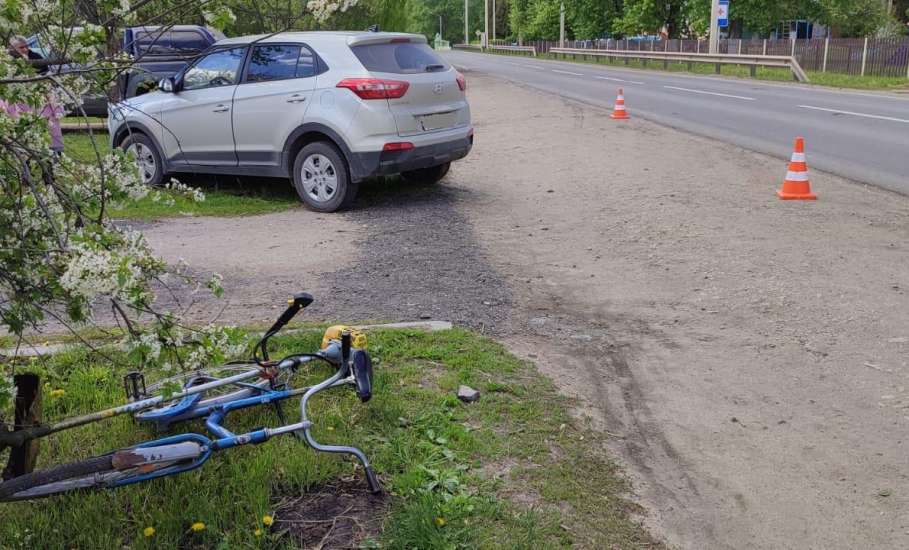В Елецком районе в столкновении с иномаркой пострадал велосипедист