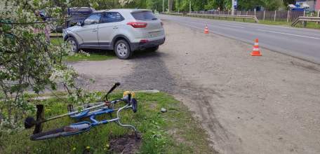В Елецком районе в столкновении с иномаркой пострадал велосипедист