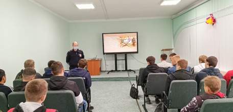 Юным мотоциклистам и скутеристам липецкого региона разъясняют основы безопасного управления двухколесным транспортом