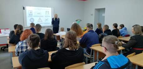 Сотрудники Госавтоинспекции организовали для школьников  «День безопасности»