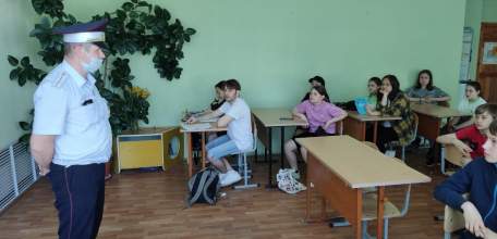 В пришкольном лагере Гимназии № 11 г. Ельца прошел единый день безопасности дорожного движения «Мы выбираем жизнь!»