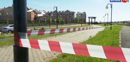 В микрорайоне «Александровский» после дождей рядом со сквером просел грунт