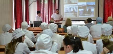 Студенты Елецкого медколледжа встретились с будущими работодателями