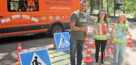 В липецких загородных детских лагерях специалисты «Лаборатории безопасности» проводят  уроки транспортной культуры