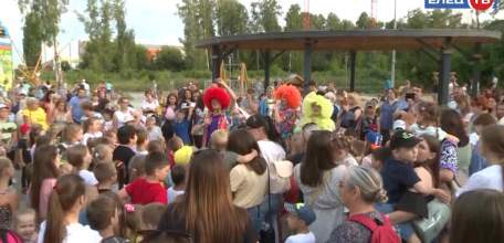 Дискотека, розыгрыш, фейерверк: в парке 40-летия Октября прошёл большой семейный праздник