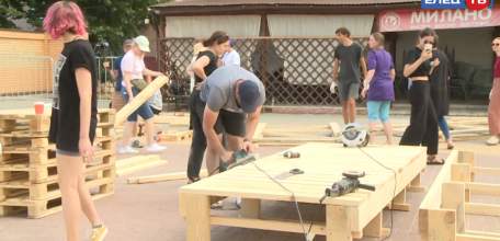 В сквере Пришвина участники программы «Городские практики» создали арт-объекты