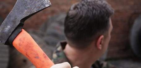 В ходе словесной ссоры ельчанин повредил чужое имущество