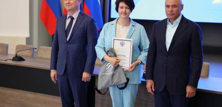 Игорь Артамонов в преддверии Дня физкультурника вручил награды лучшим спортсменам и тренерам