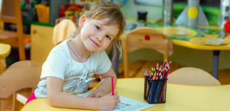 Семьи могут оплатить материнским капиталом услуги индивидуальных предпринимателей по обучению и присмотру за детьми