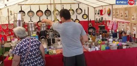 В Ельце начала работу межрегиональная ярмарка товаров повседневного спроса