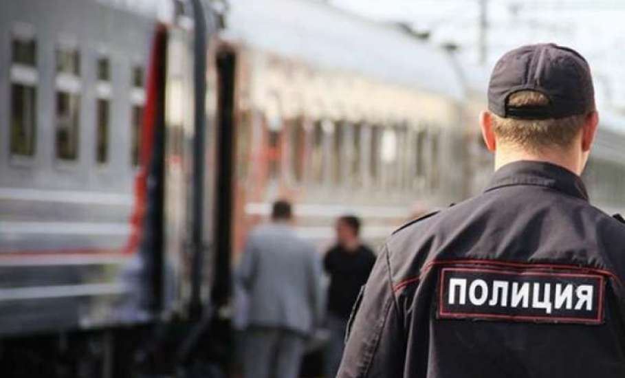 Елецкие транспортные полицейские выявили двух правонарушителей за нелегальную поездку в вагоне грузового состава