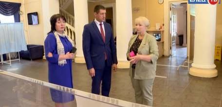 Глава облизбиркома проверил готовность избирательных участков в Ельце к выборам