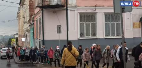 Два дня Елец злоумышленники терроризируют сообщениями о минировании объектов