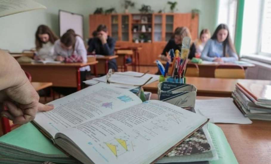 Президент подписал Федеральный закон о единых школьных общеобразовательных программах