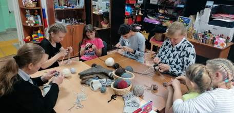 Воспитанники специальной школы-интерната Ельца приняли участие в акции «Подари тепло солдату»