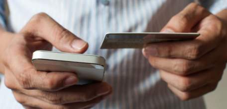 В Ельце мужчину обманули мошенники на 855 000 рублей