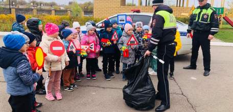 В Детском саде №15 г. Ельца прошло обучающее мероприятие с участием сотрудников ГИБДД