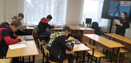 Елецкий лицей сферы бытовых услуг принял участие в региональном фестивале по безопасности дорожного движения