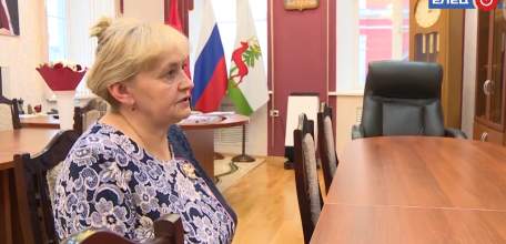 В Ельце с Днем матери поздравили женщин, потерявших своих сыновей в военных конфликтах