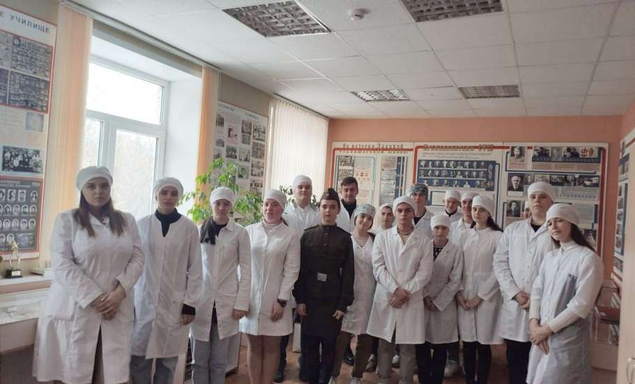 Елецкие педагоги представили воспитательные практики о героях-медиках и информационной безопасности на всероссийском уровне