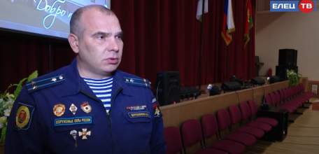 Всё о службе в армии: в железнодорожном техникуме прошла встреча с военным комиссаром