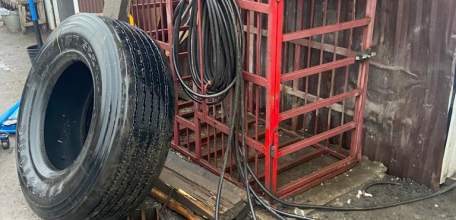 В Ельце следователи устанавливают обстоятельства получения травмы автослесарем шиномонтажной мастерской