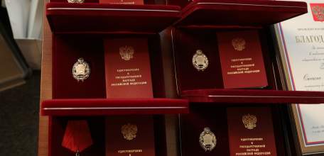 Руководители Липецкой области вручили государственные, ведомственные и региональные награды