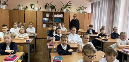 В Ельце продолжаются встречи сотрудников ГИБДД с учащимися в рамках мероприятия «Внимание – каникулы!»