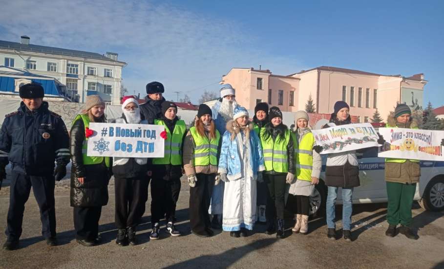 ГИБДД Ельца проводит предновогодние совместные акции в рамках профилактических мероприятий «Внимание каникулы!»