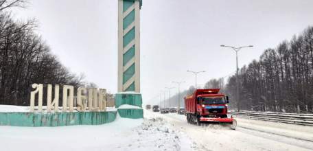 Более 120 единиц техники чистят региональные трассы после очередного снегопада