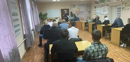 В Ельце состоялось награждение студентов-призеров и победителей региональных фестивалей «Вектор дорожной безопасности» и «Живи по Правилам!»