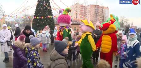 В парке 40-летия Октября прошёл театрализованный праздник для детей и взрослых