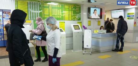 Роспотребнадзор рекомендует не посещать общественные места и соблюдать санитарные меры