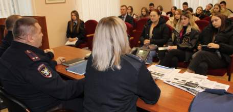 Полицейские Елецкого ЛО МВД России на транспорте присоединились к Всероссийской акции «Студенческий десант»