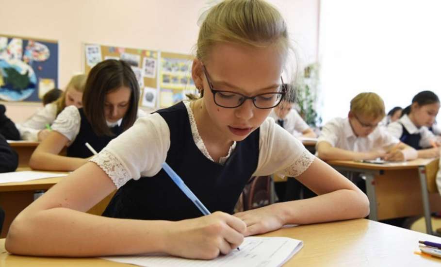 Рособрнадзор утвердил расписание ВПР для школ на 2023 год