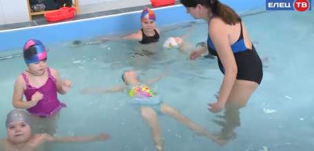 Весело и с пользой: воспитанники детского сада №31 регулярно посещают бассейн